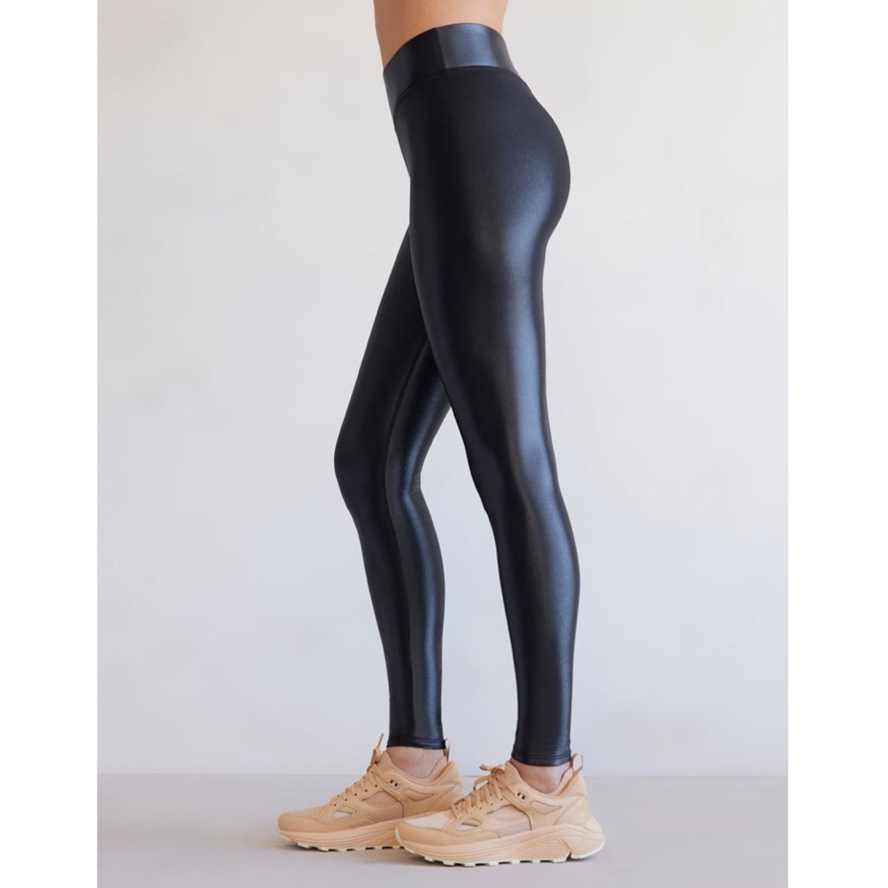 Regular Rise Full-length Legging in Takara Shine Black